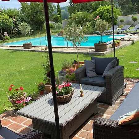 빌라 6-bed Sleeps 14 Pool & Parking Sarron