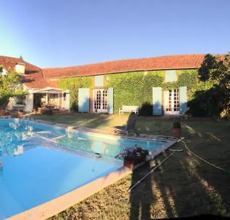 6-bed Sleeps 14 Pool & Parking Villa Sarron