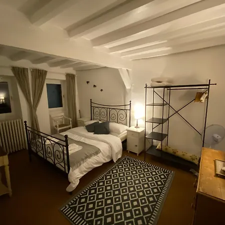 6-bed Sleeps 14 Pool & Parking Villa Sarron