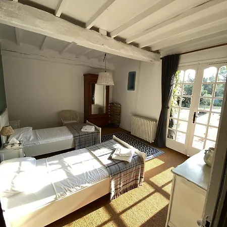 6-bed Sleeps 14 Pool & Parking *
