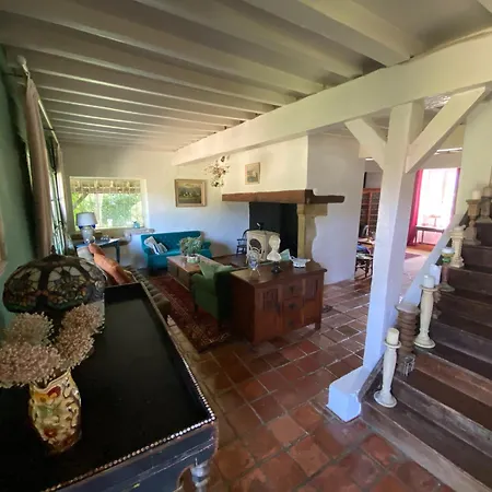 6-bed Sleeps 14 Pool & Parking