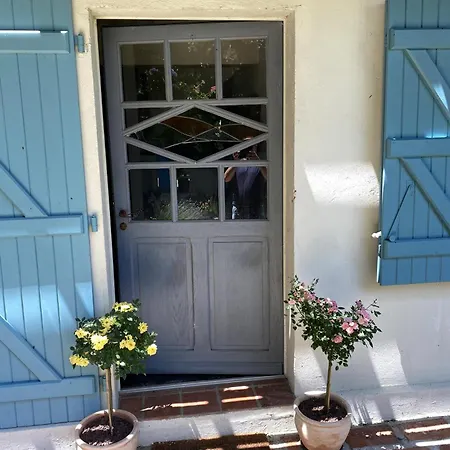 6-bed Sleeps 14 Pool & Parking *